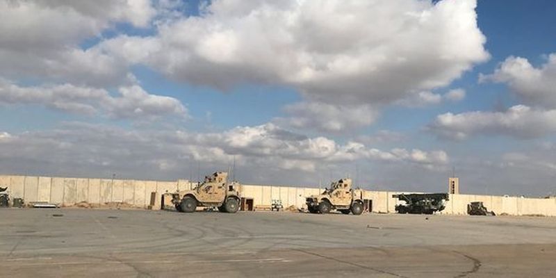 База Айн аль-Асад в Ираке, где размещены американские войска, подверглась авиаудару ракетами "Катюша"