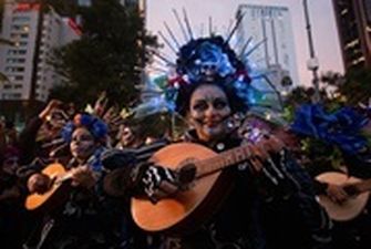В Мексике прошел всемирно известный парад Катрин
