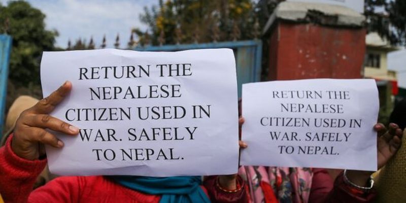 На войну ради денег: РФ завербовала на фронт около 15 тыс. непальцев