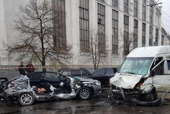 Смертельная авария с маршруткой в Запорожье: от Mitsubishi осталась лишь половина