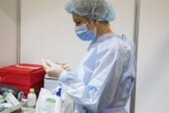 Вакцинованих бустером від COVID-19 в Україні вже близько 100 тисяч