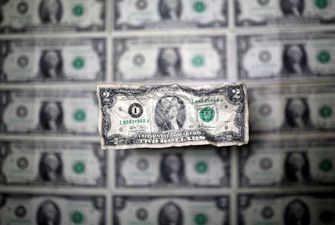 Долар залишається на мінімумі чотирьох років: курси Нацбанку
