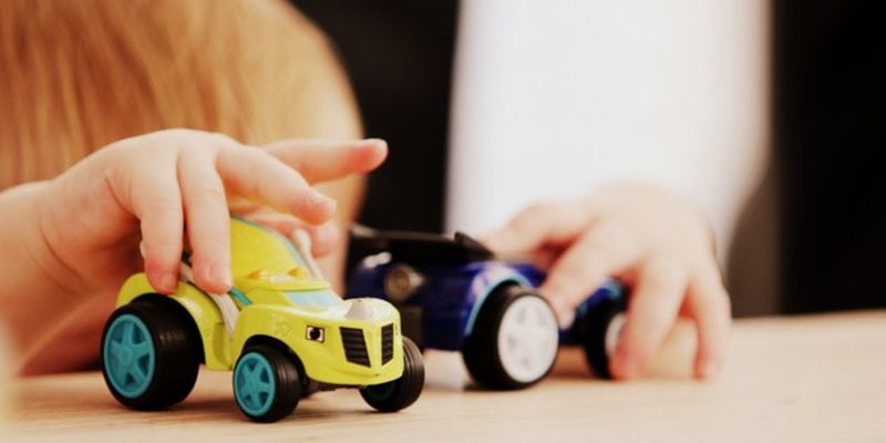 Чем опасны детские игрушки: как распознать подделку и не навредить ребенку