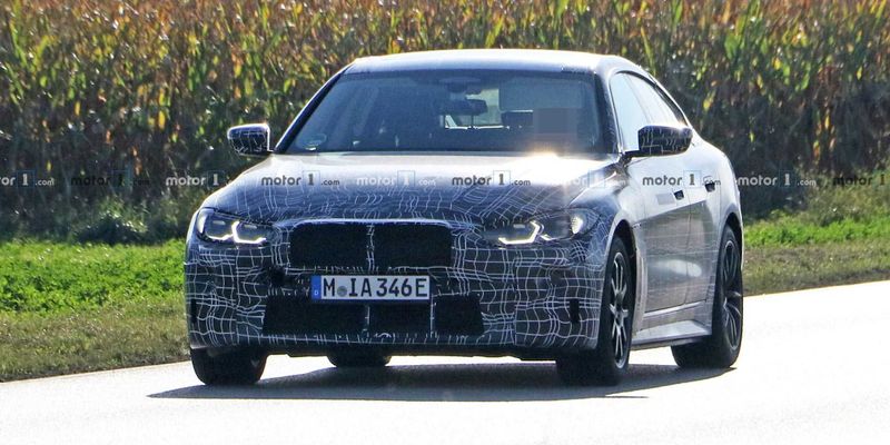 4 секунди до сотні і 600 км без підзарядки: Німці розсекретили характеристики нового електромобіля BMW i4