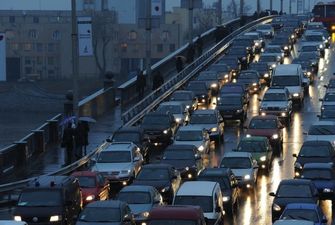 Вечером в Киеве образовались 9-балльные пробки