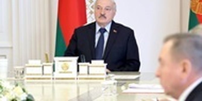 Лукашенко готов лишать гражданства оппозиционеров, покинувших Беларусь