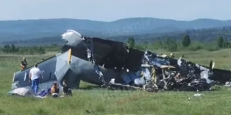 В России разбился самолет с 17 парашютистами: выжили не все