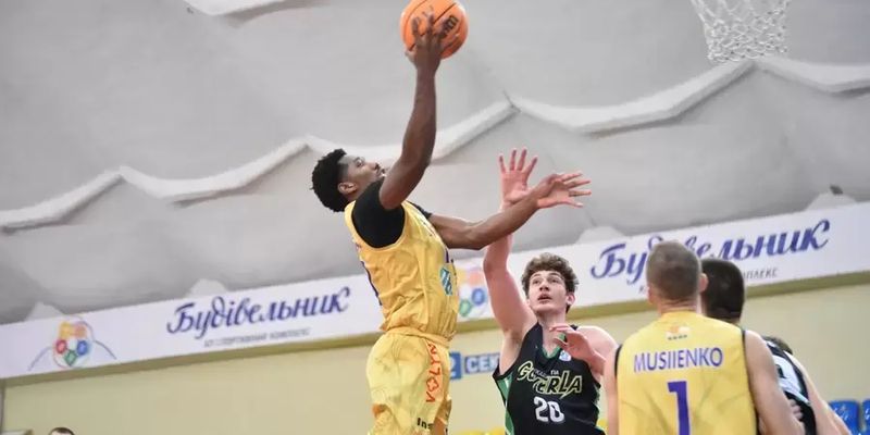 Из-за недостатка средств самый титулованный баскетбольный клуб Украины "Будивельник" снялся с Суперлиги