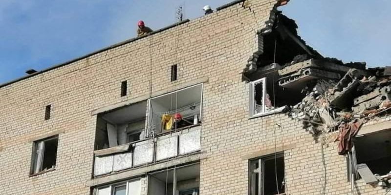 Из-под завалов в Новой Одессе достали тело женщины