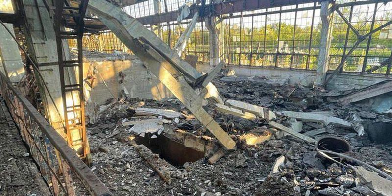 Рашисты нанесли 10 ракетных ударов по запорожскому селу: фото и данные о жертвах
