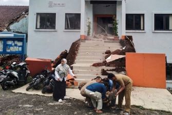 Землетрясение в Индонезии: количество жертв уже превышает 250, среди погибших много детей