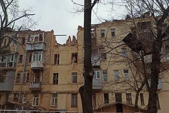 Разрушены квартиры и выбиты окна: полиция показала последствия вчерашнего обстрела Харькова