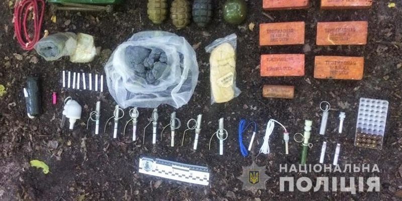 На Лисій горі у Києві виявлено схованку з боєприпасами та вибухівкою