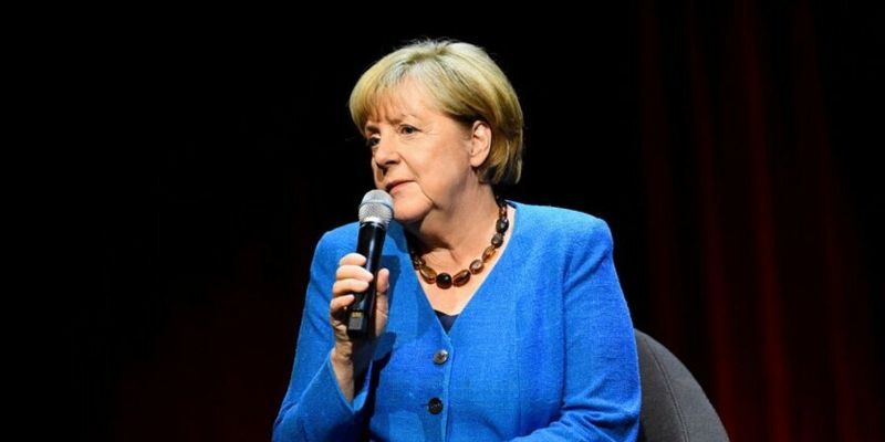 Меркель выступила в защиту Минских соглашений