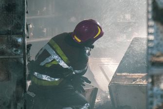 На Печерске в Киеве произошел пожар в многоэтажке: есть пострадавшие