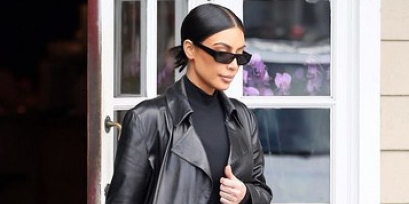 «Вместо брюк»: Ким Кардашьян носит легинсы в одном тоне с верхней одеждой