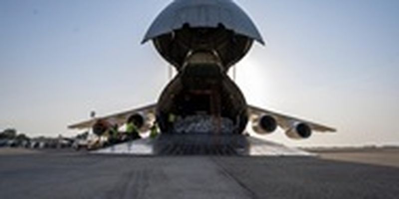 Украинский Ан-124 доставил гумпомощь в Турцию