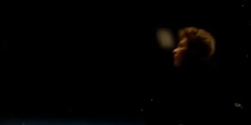 Макс Барских выпустил атмосферный клип на англоязычную песню, в котором станцовал под снегом