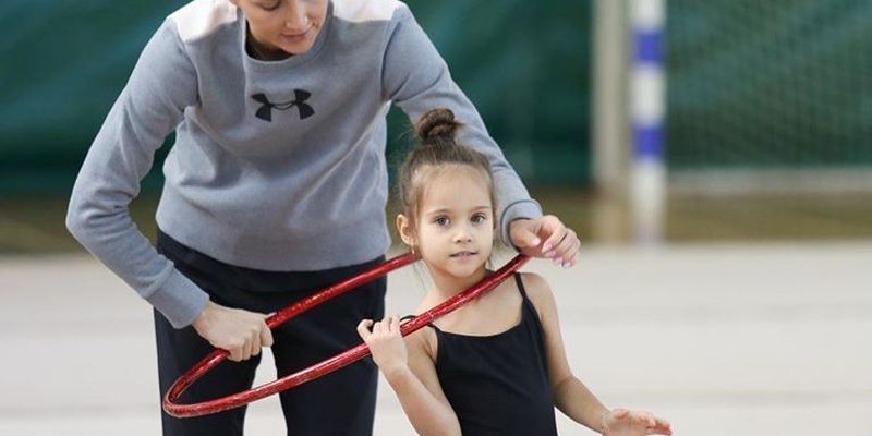 Очень трогательно. Звезда украинской художественной гимнастики учить малышей своему мастерству