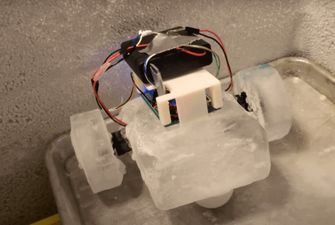 В США создали ледяного работа IceBot для работы на Севере