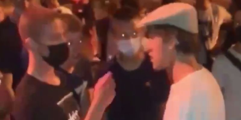 В Виннице толпа зверски избила юного скейтера - не понравилась прическа: видео