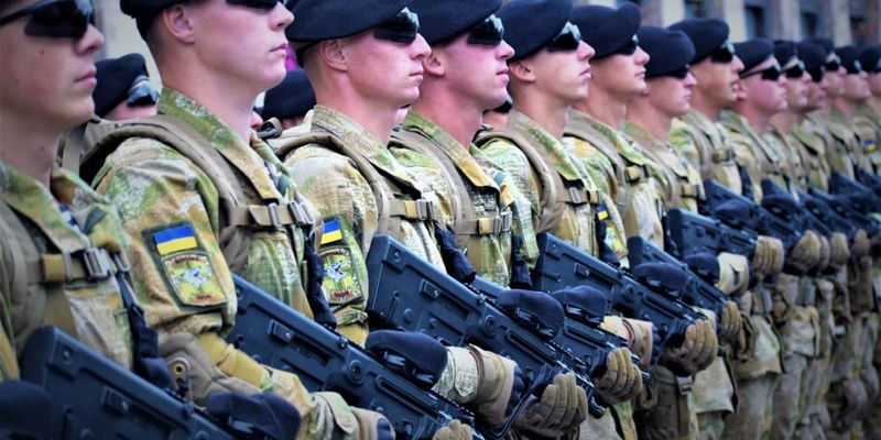 Контракты на военную службу в Украине подписали более полутора тысяч человек