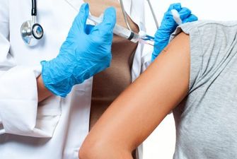 Перший вакцинований – міністр: Таїланд розпочав Covid-імунізацію