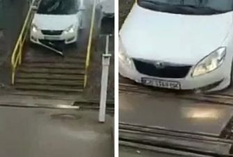 В Киеве водитель объехал пробку по ступенькам и попал на видео