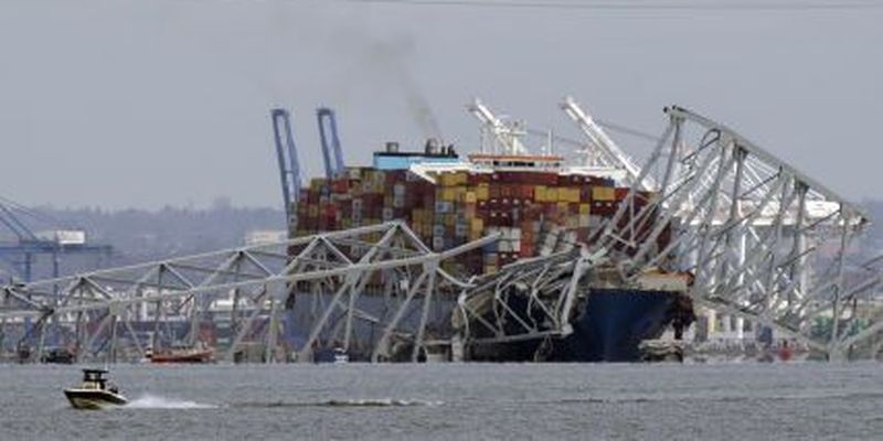 Гигантское судно врезалось в мост с людьми в Балтиморе: обзор подобных масштабных катастроф