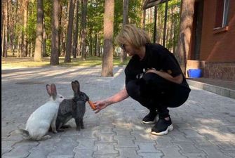 К жене Луценко пришли кролики