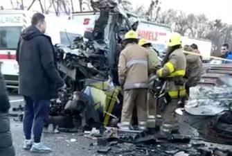Смертельная авария на трассе Киев-Полтава: маршрутка влетела в фуру
