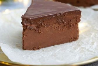Шоколадний чизкейк без випічки: десерт для Нового року і не лише