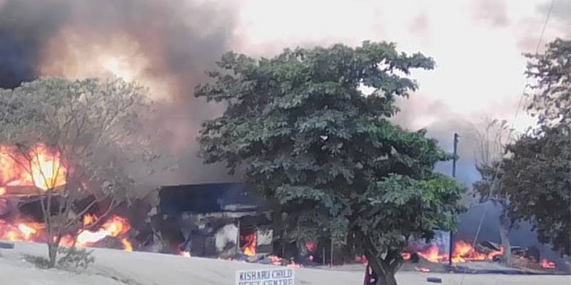 В Уганді вибухнув бензовоз: 10 людей загинули