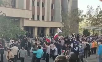 В Иране продолжаются протесты: против участников акций начали применять авиацию