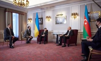 Зеленский провел переговоры с Алиевым