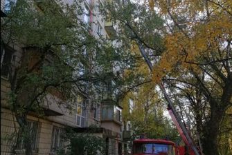 В Киеве во время пожара погибли пожилые супруги: СМИ узнали имя погибшего