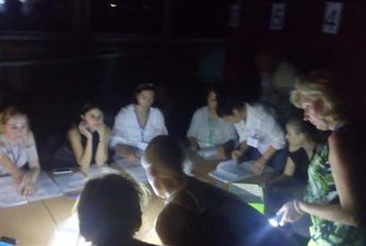 Голоса считали в полутьме: в Одессе в УИК выключили свет