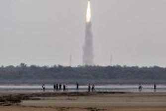 Індія успішно запустила на орбіту 19 супутників