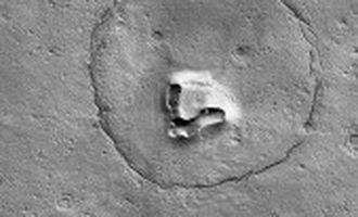 На поверхні Марса помітили пагорб, схожий на морду ведмедя: показали фото