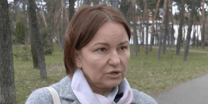 Ездила в Крым и имеет паспорт РФ: вокруг директора школы в Киеве разразился скандал