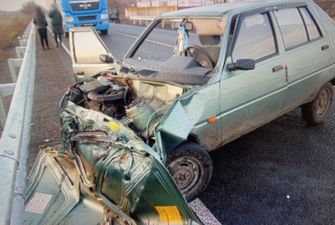 Молода дівчина залишилася без руки: на Черкащині зіткнулися легкове авто та вантажівка