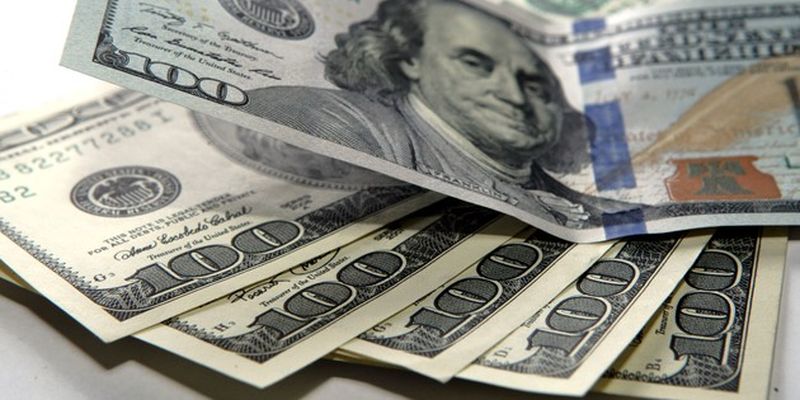 Гривня слабеет: доллар и евро в Украине стали дороже