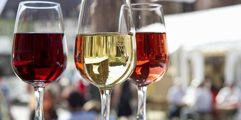 Британка обнаружила у себя рак благодаря бокалу вина