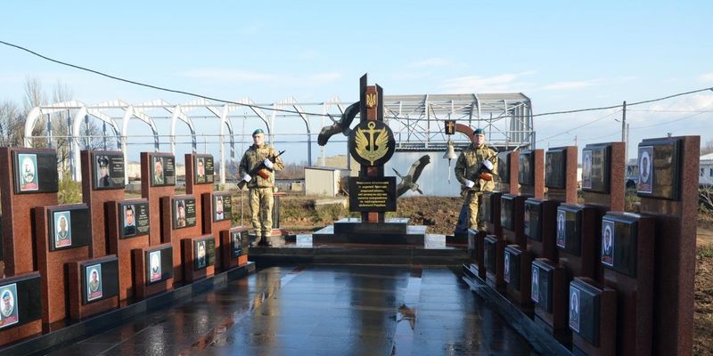 На Одещині відкрили меморіал загиблим морським піхотинцям