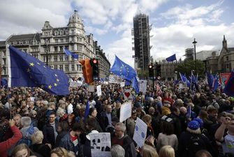 У Лондоні десятки тисяч людей вийшли на вулиці з вимогою повторного референдуму щодо Brexit
