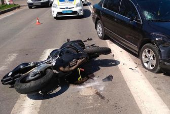 Под Ривне парень упал с мотоцикла и умер