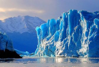 В Новой Зеландии ледники стали красными