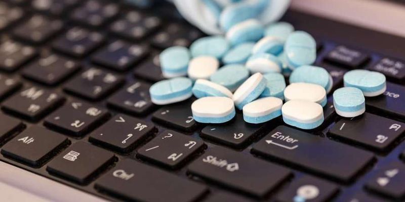 Народные депутаты Украины и специалисты фармацевтической отрасли разработали законопроект по урегулированию вопросов торговли лекарственными средствами через интернет