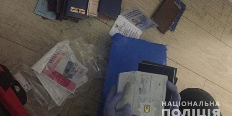 Киевлянин массово подделывал паспорта, удостоверения и водительские права