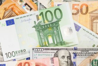 Доллар и евро ушли в пике: официальный курс